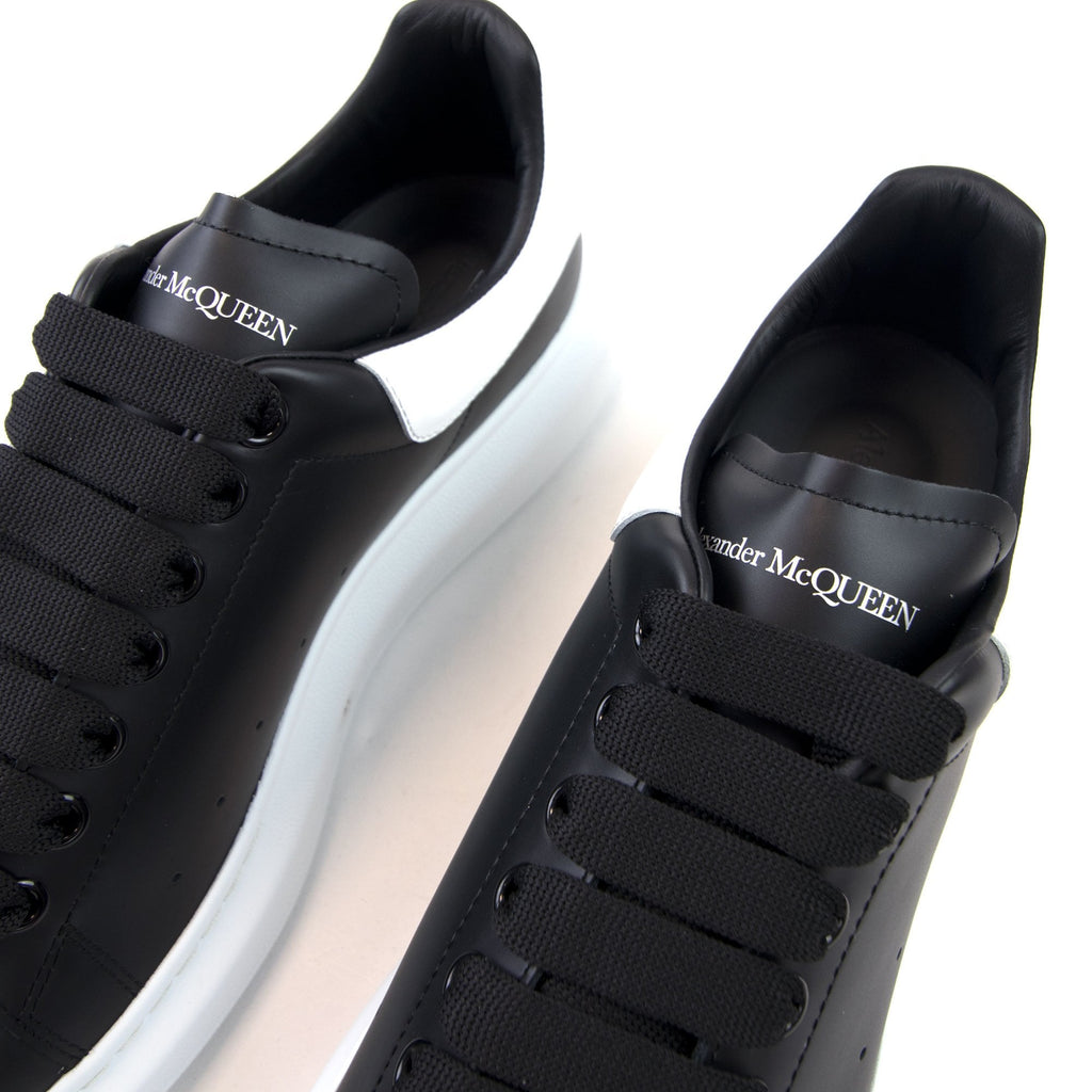 Alexander McQueen Exaggerated-sole Leather Sneakers 1070 Black/white