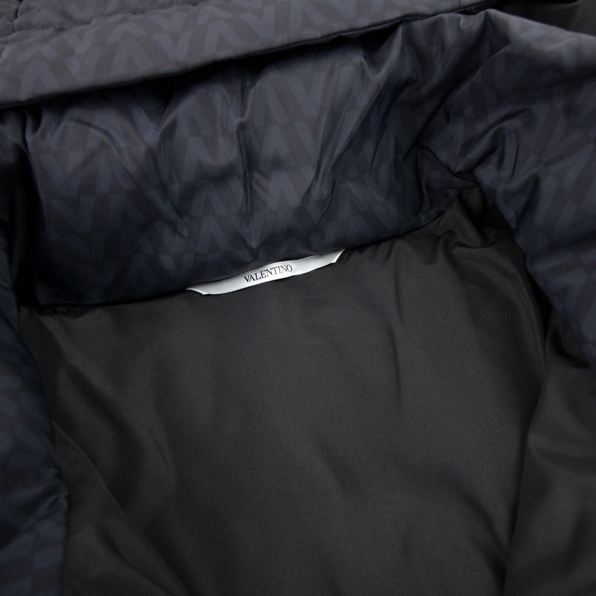 Valentino All Over Optical Valentino Print Hooded Nylon Down Navy