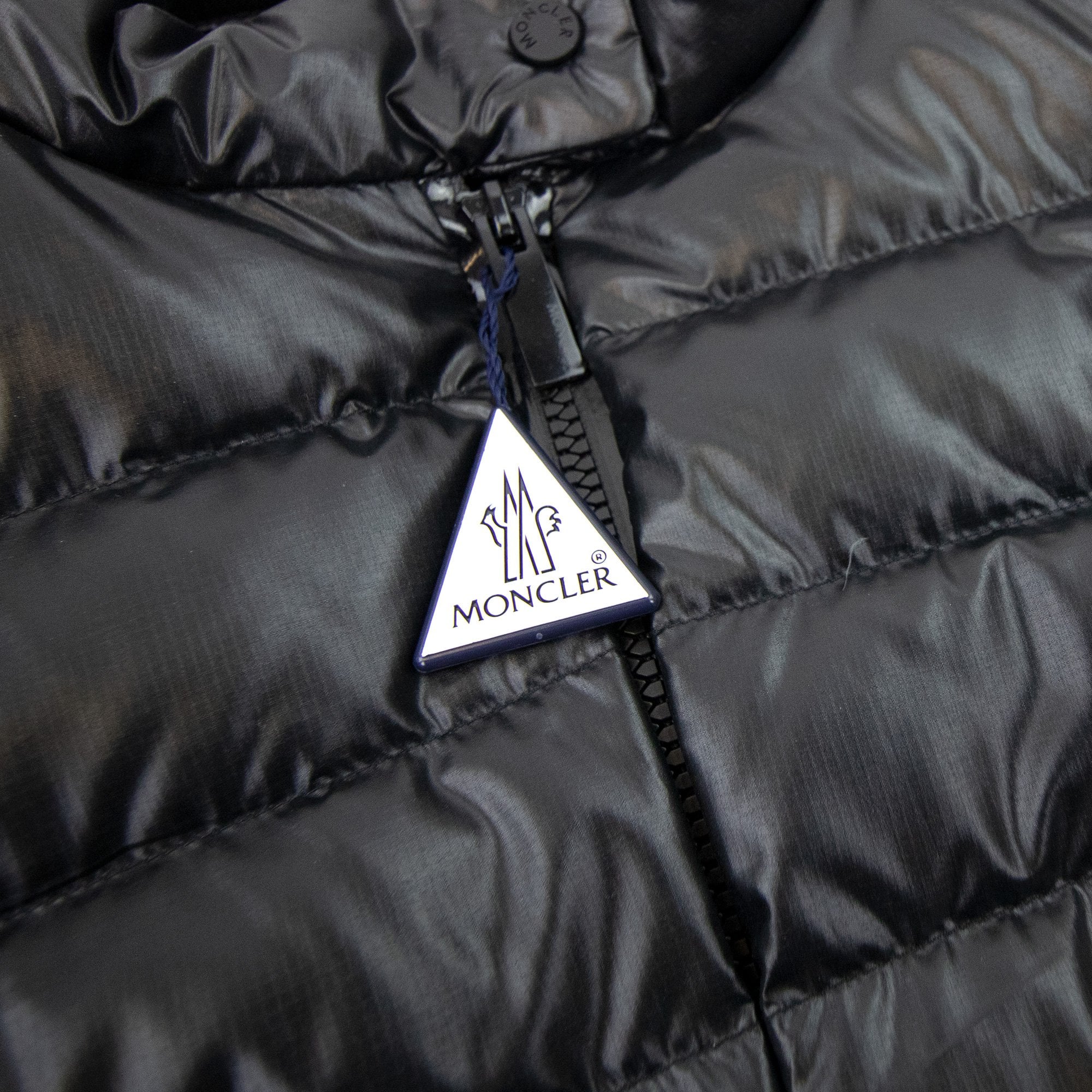 Moncler Larmor Short Down Jacket Black 999