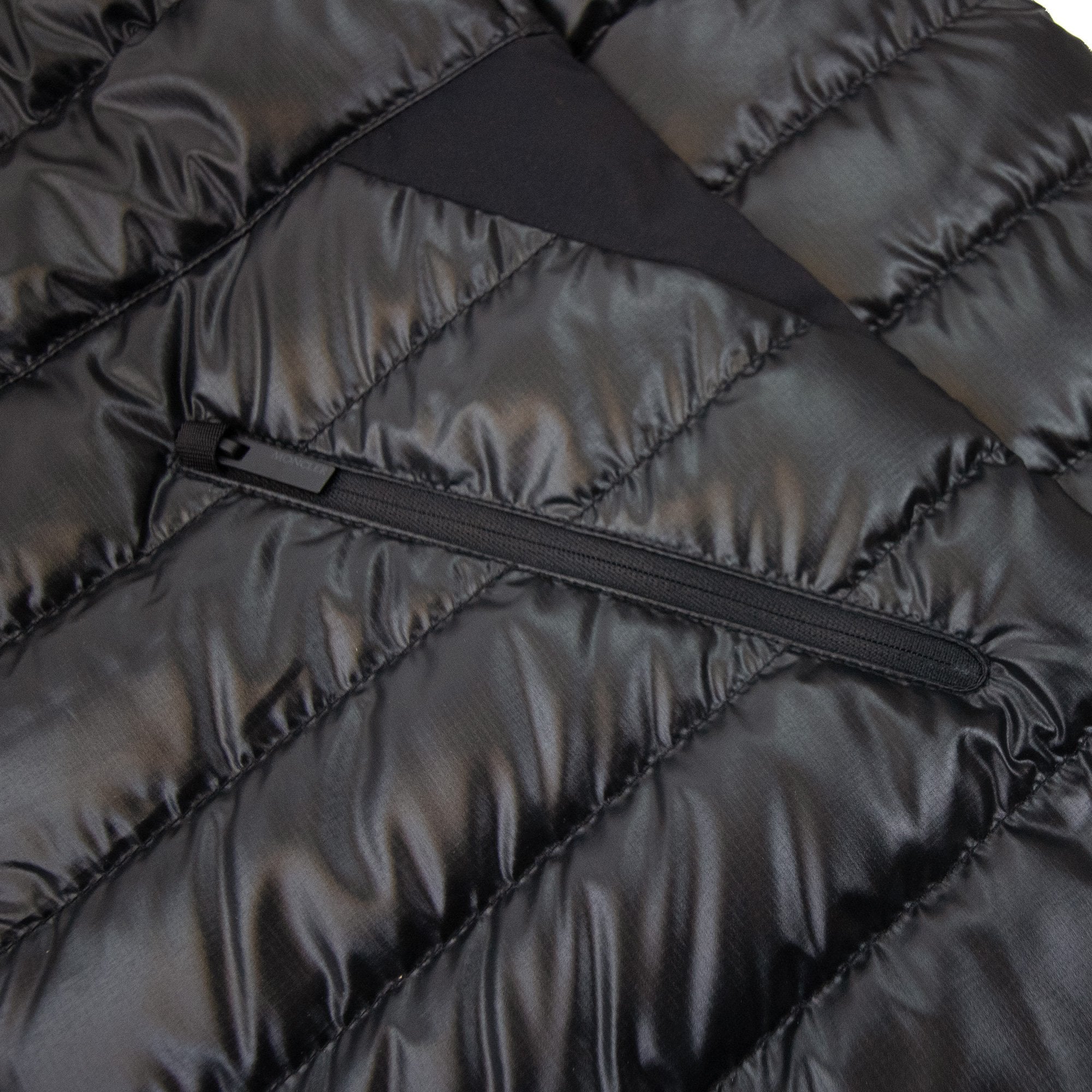 Moncler Larmor Short Down Jacket Black 999