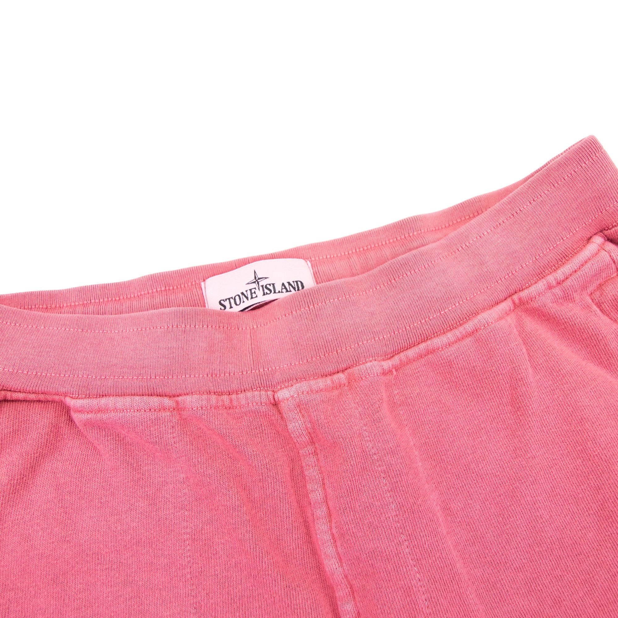 Stone Island 64060 Old Treatment Bermuda Short Cyclamen V0087