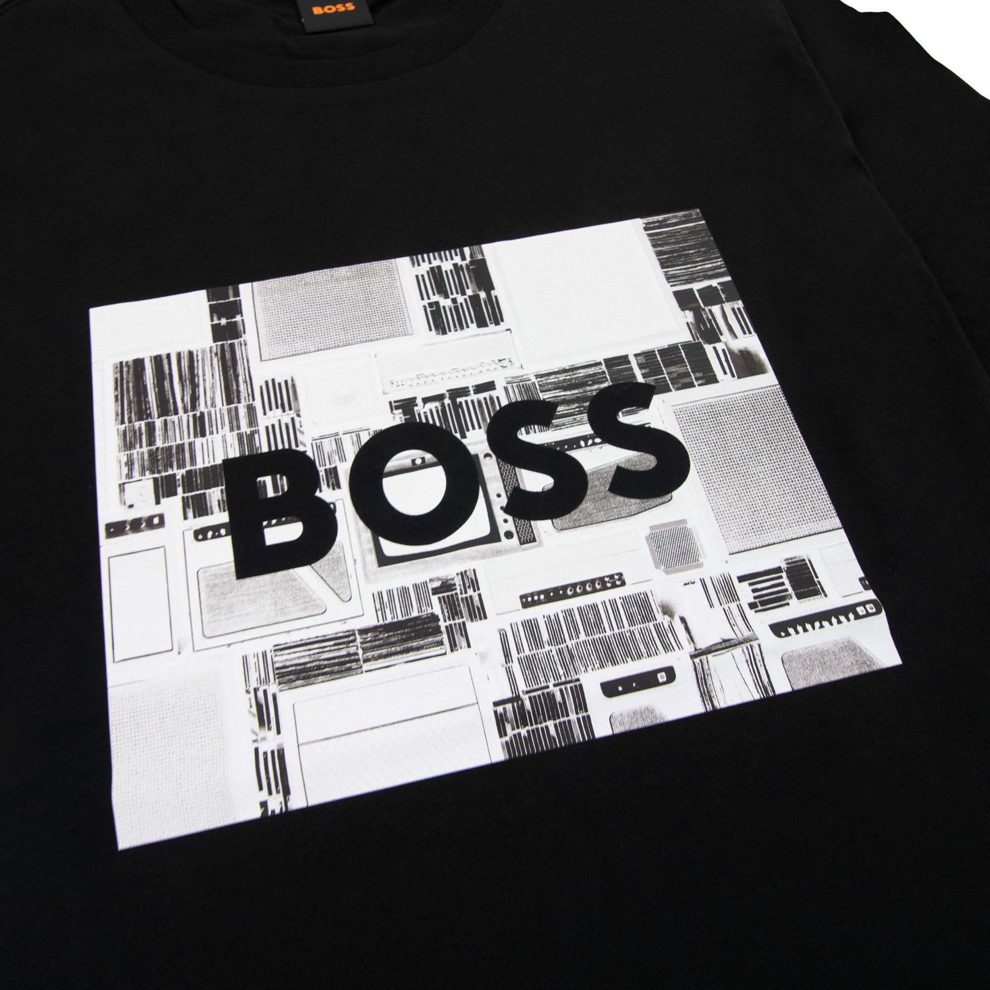 Hugo Boss Tee Heavy Boss Seasonal Artwork T Shirt Black 001