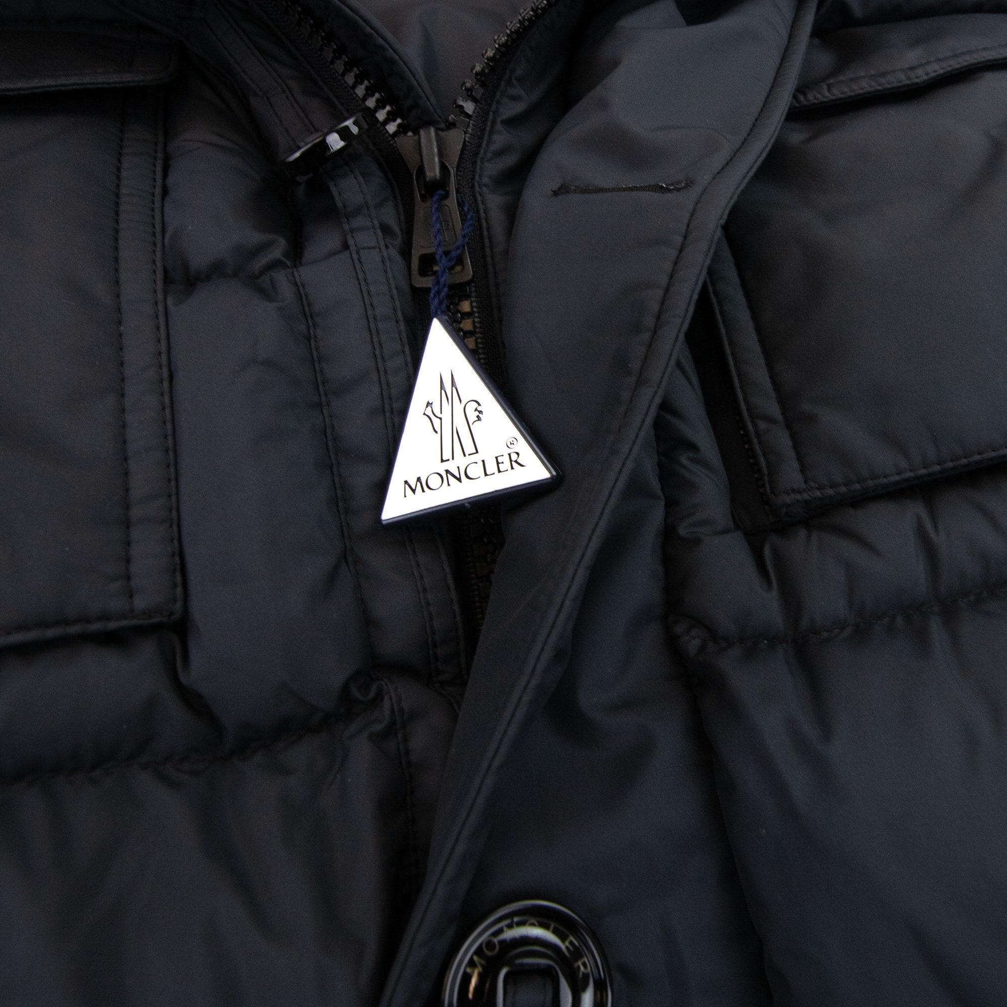 Moncler Chevreuse Short Down Jacket Black 999