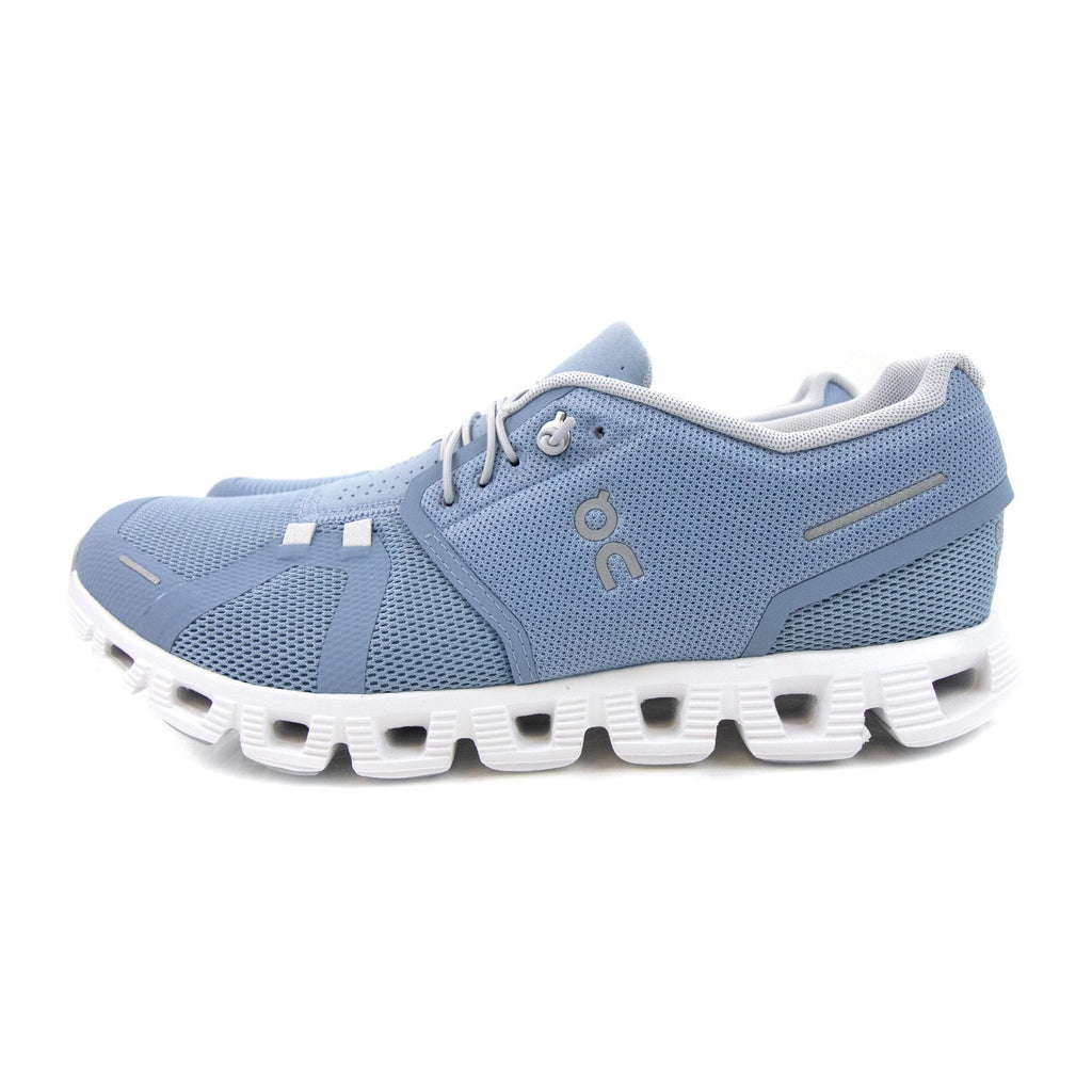 On Running Cloud 5 Running Trainer Chambray/white