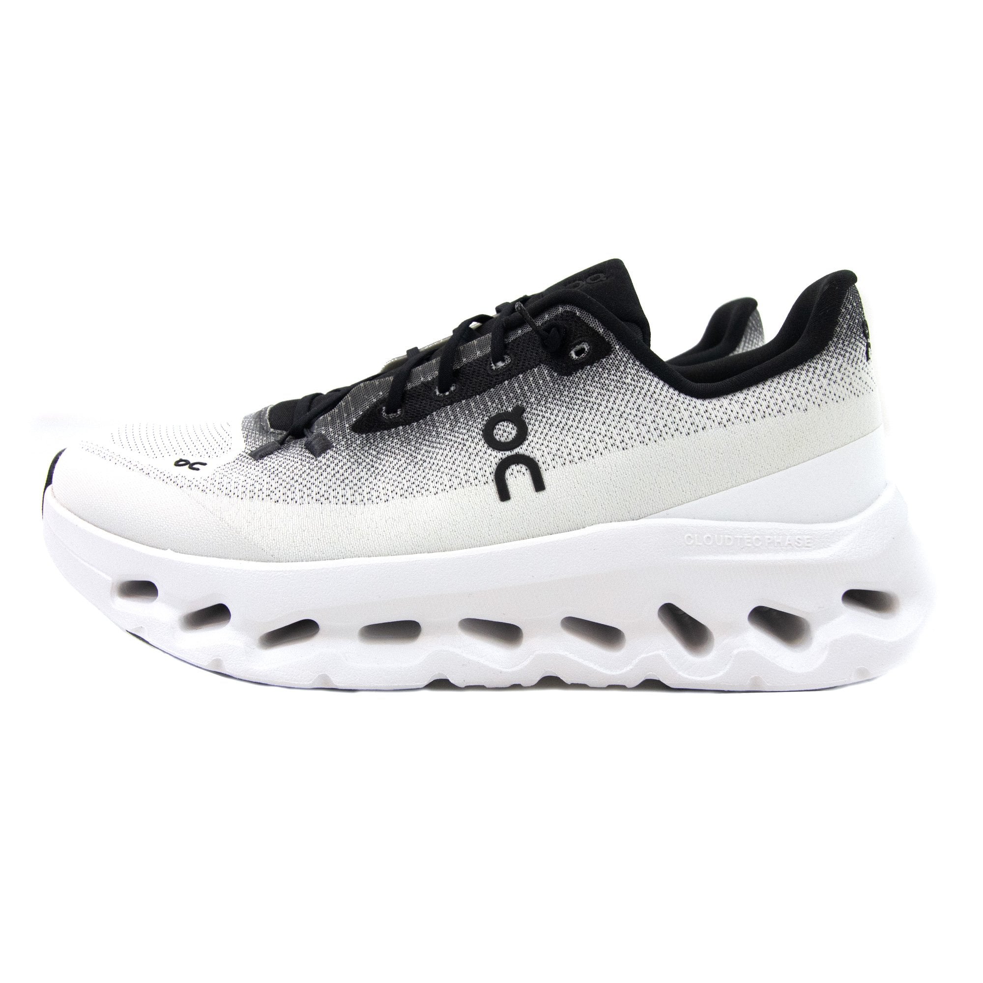 On Running Cloudtilt Lightweight Trainers Black/ivory