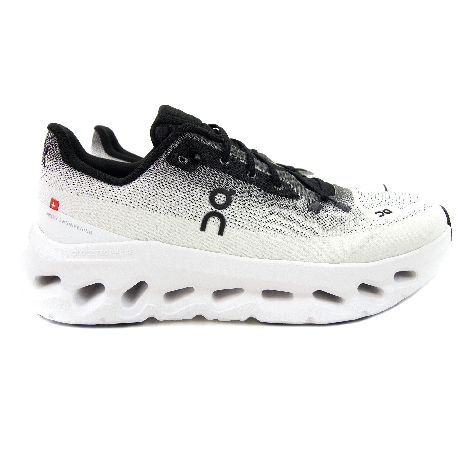 On Running Cloudtilt Lightweight Trainers Black/ivory