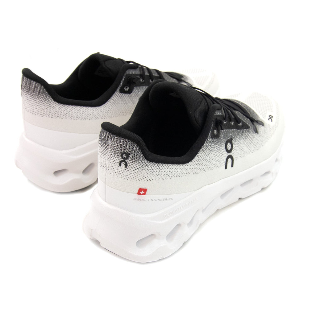 On Running Cloudtilt Lightweight Trainers Black/ivory