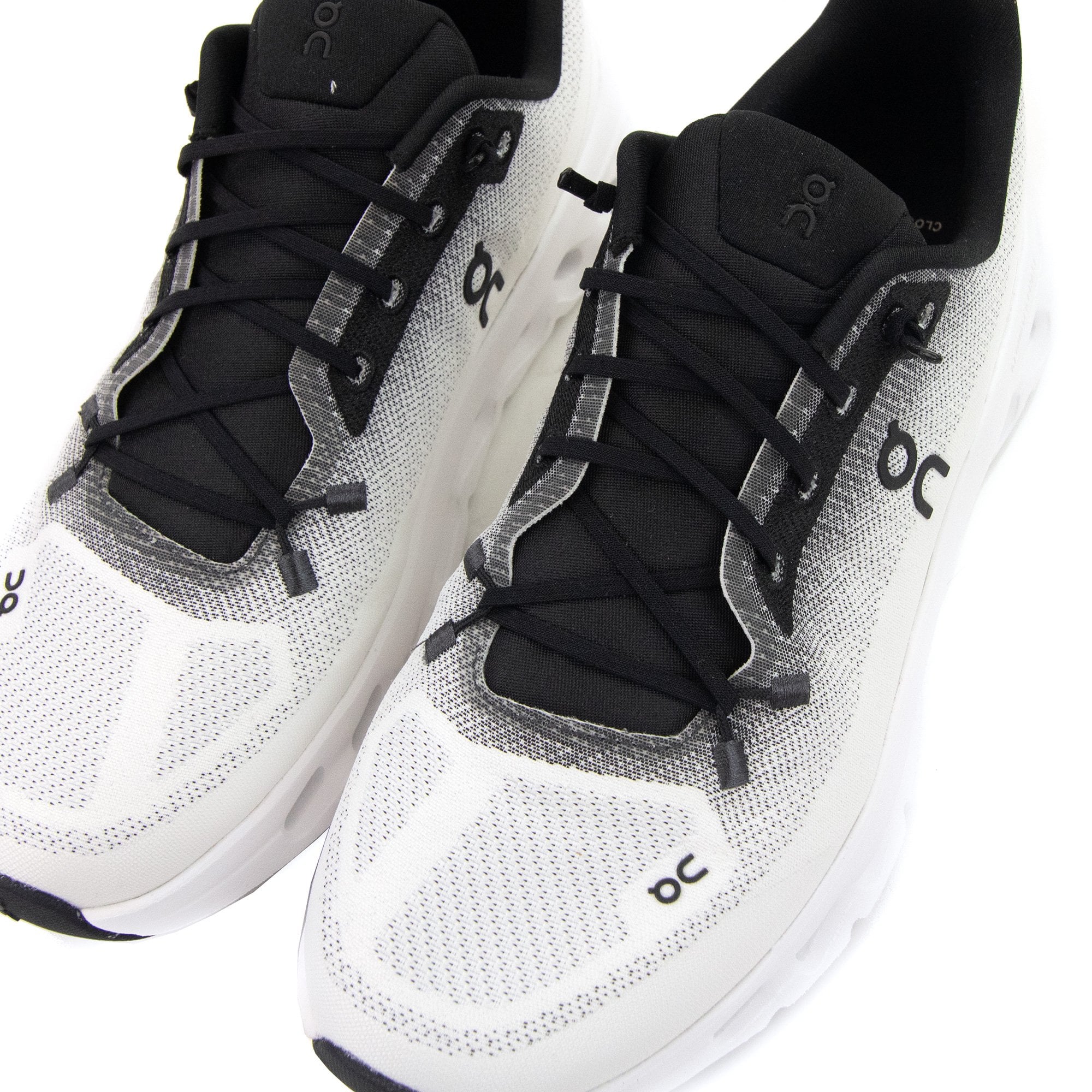 On Running Cloudtilt Lightweight Trainers Black/ivory