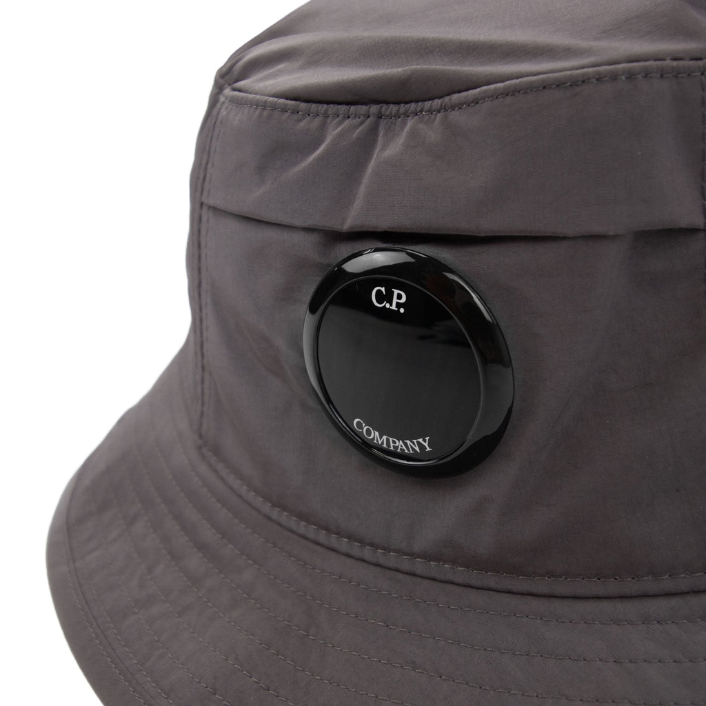 Cp Company Chrome R Lens Bucket Hat Boulevard Violet 771