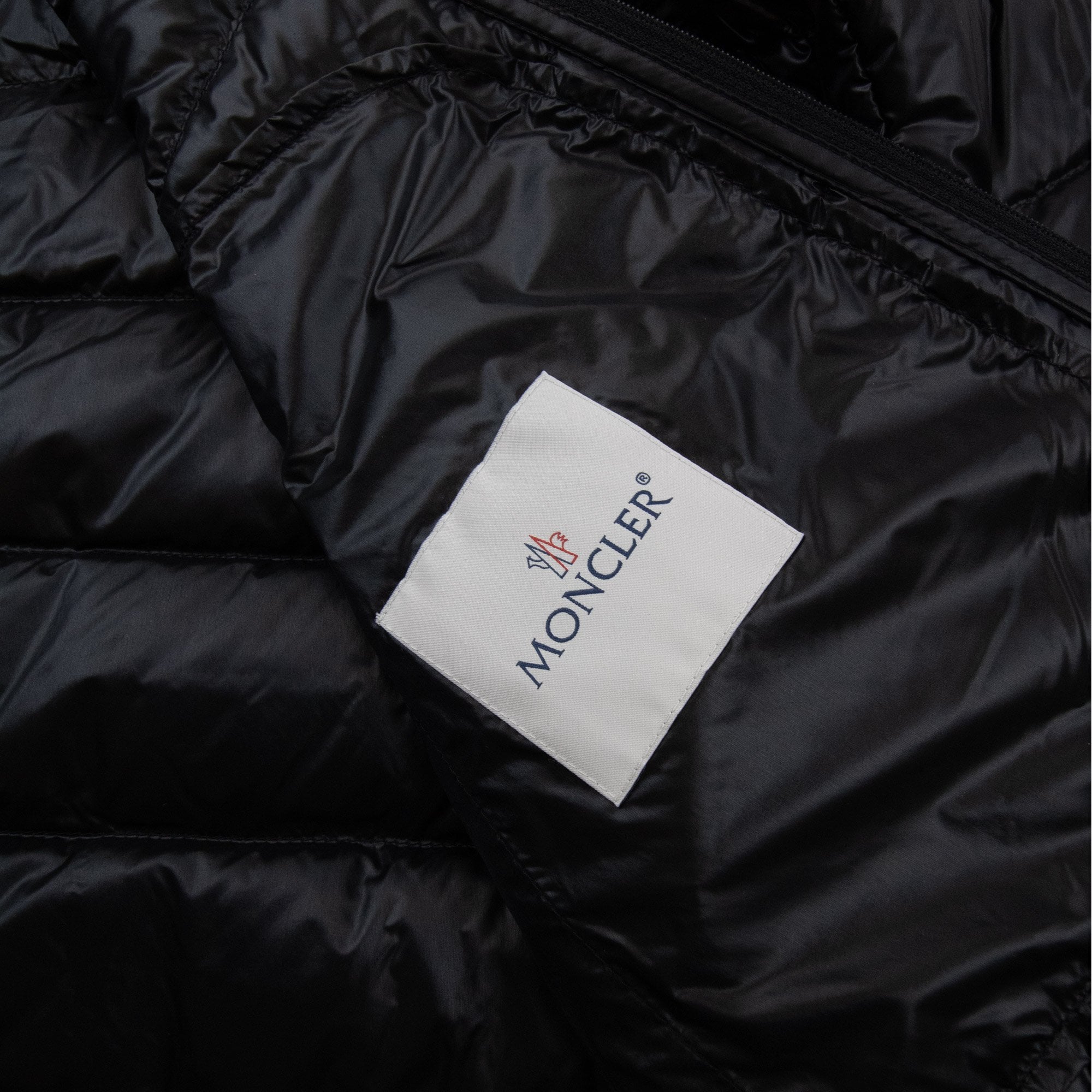 Moncler Acorus Packable Short Down Jacket Black 999