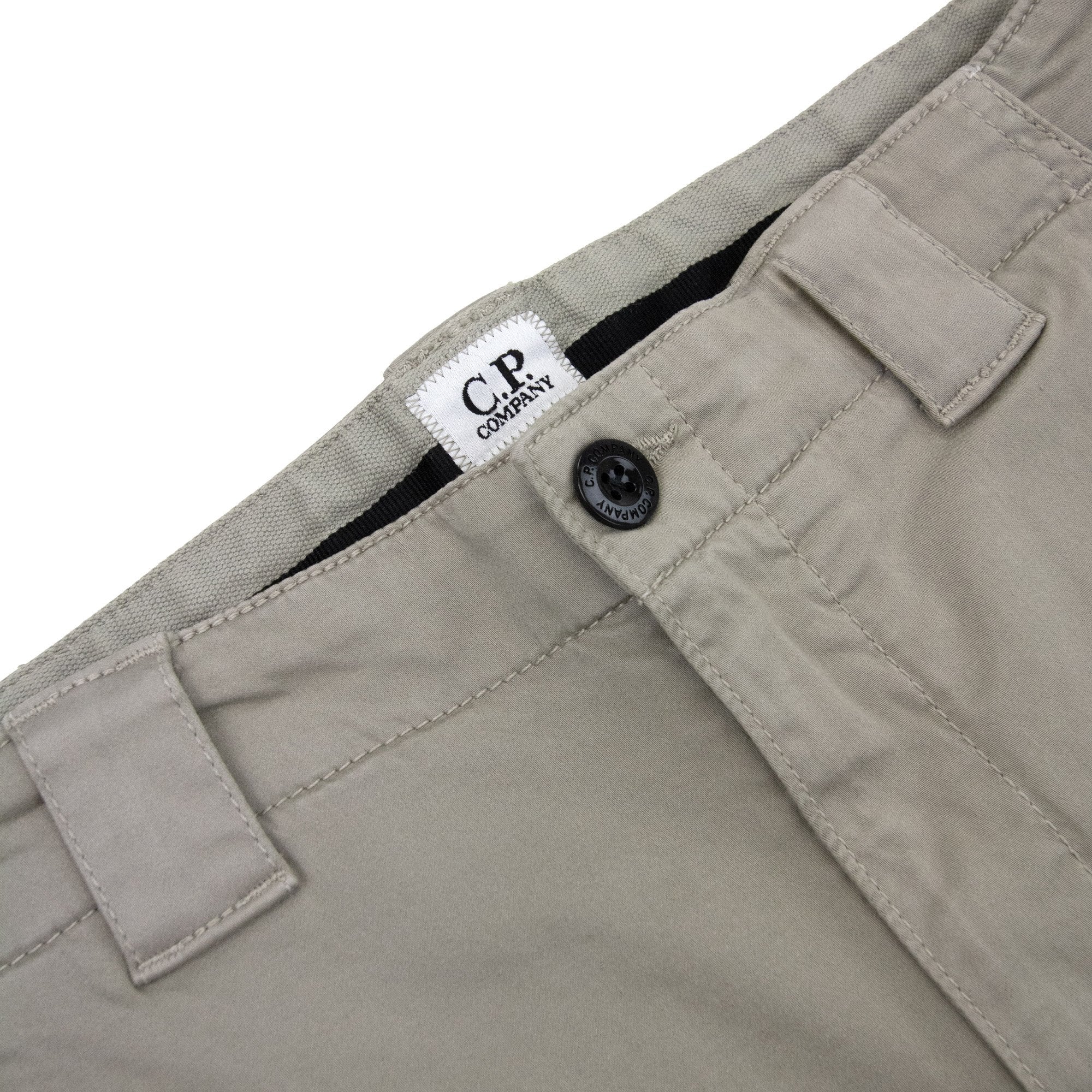 Cp Company Bermuda Cargo Stretch Gabardine Shorts Vintage Khaki 327