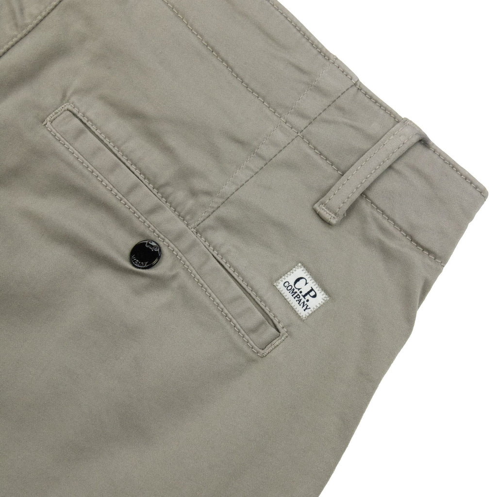 Cp Company Bermuda Cargo Stretch Gabardine Shorts Vintage Khaki 327
