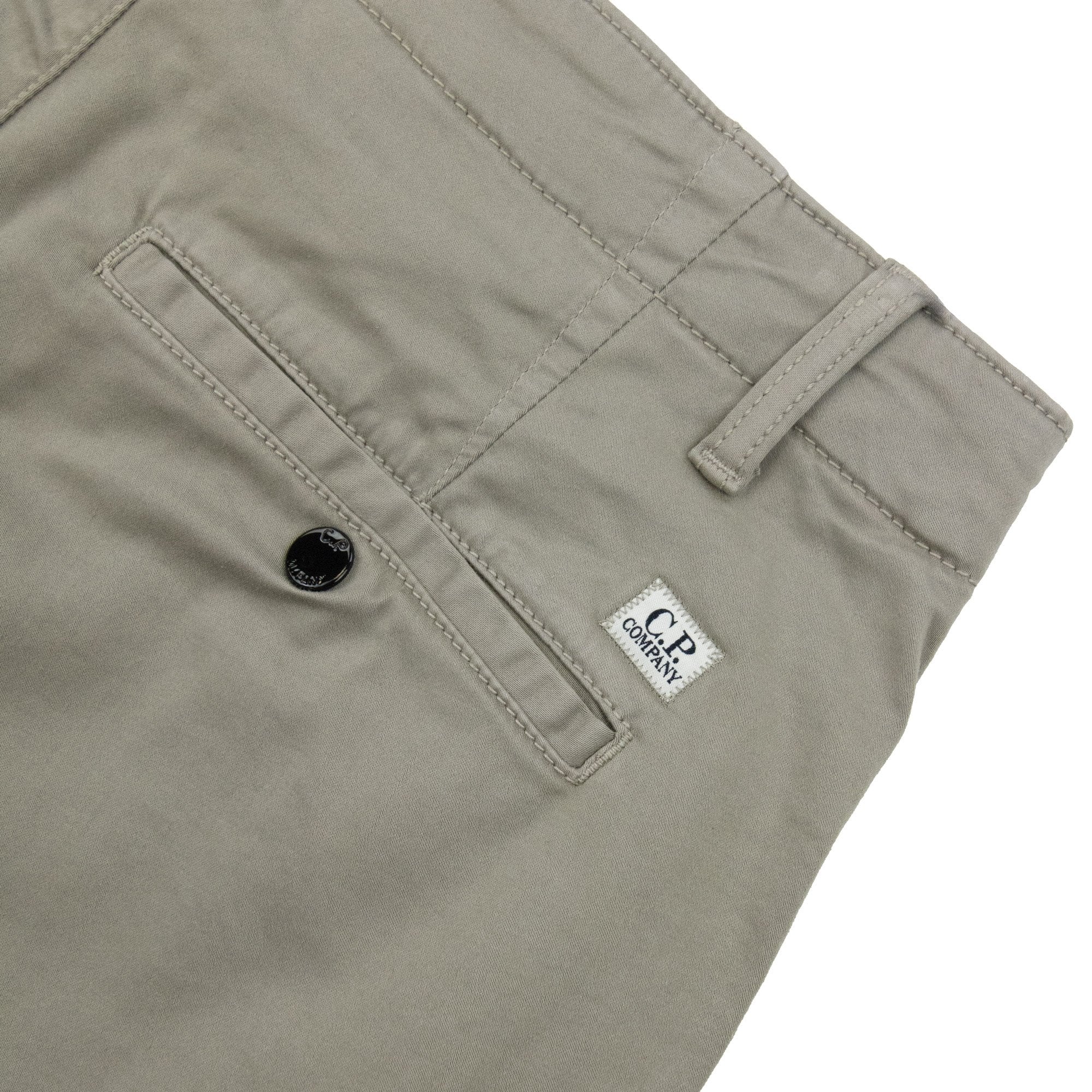Cp Company Bermuda Cargo Stretch Gabardine Shorts Vintage Khaki 327