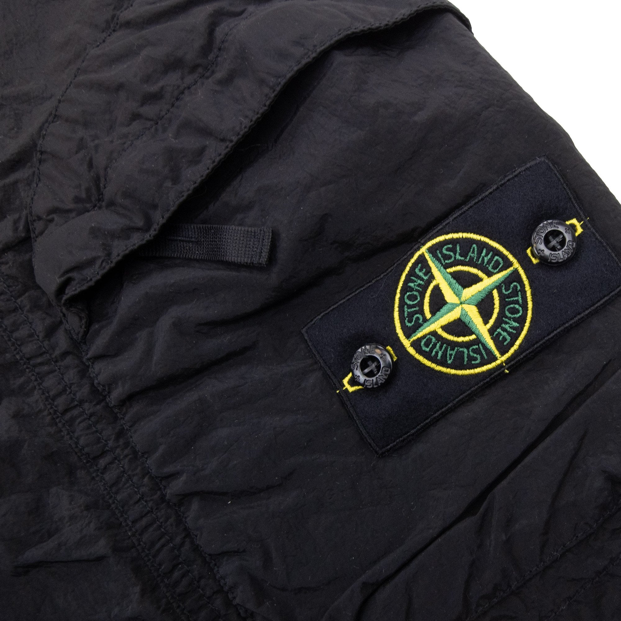 Stone Island L100007 Nylon Metal Cargo Shorts Black V0029