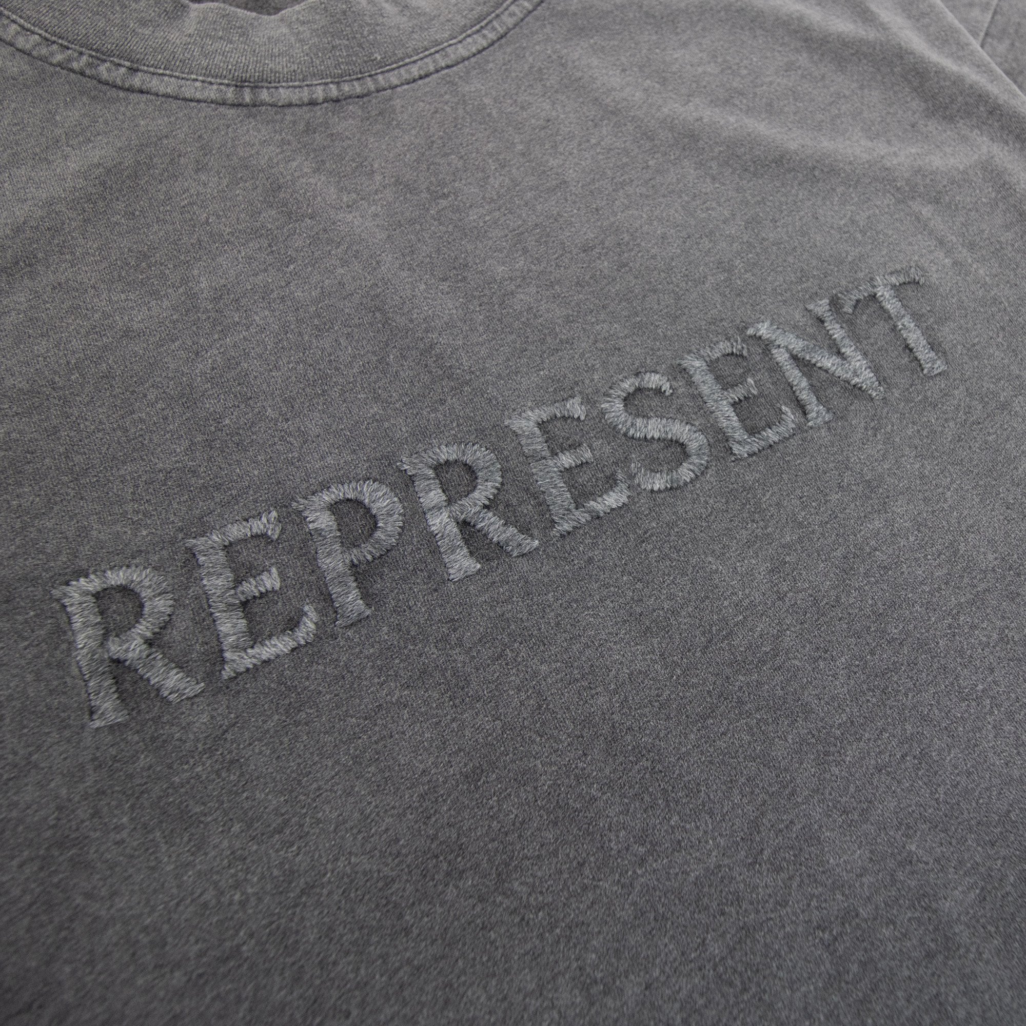 Represent Embroidered Serif Logo T Shirt Vintage Grey