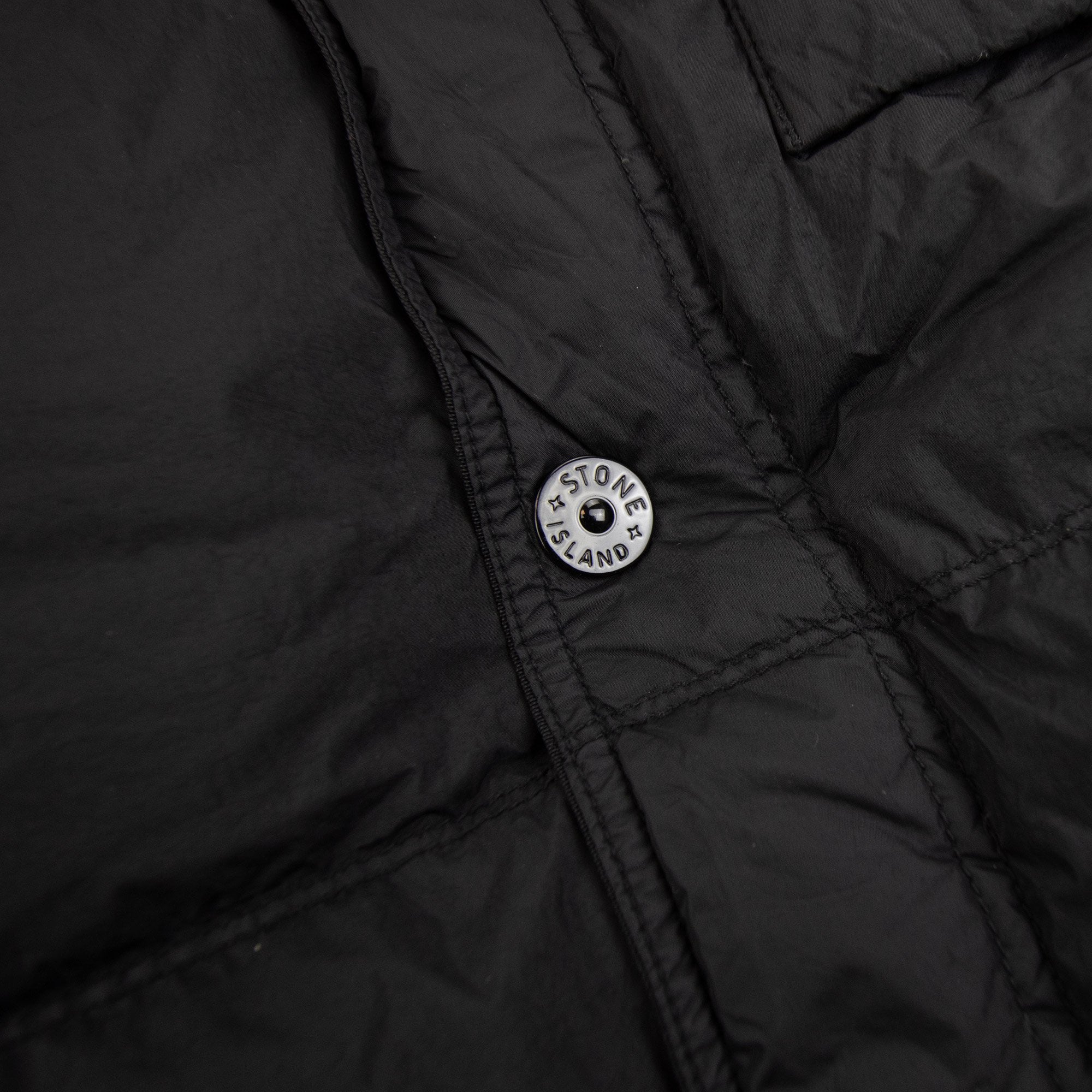 Stone Island G100003 Crinkle Reps Down Vest With Wind Resistance And Zip Pockets Black V0029