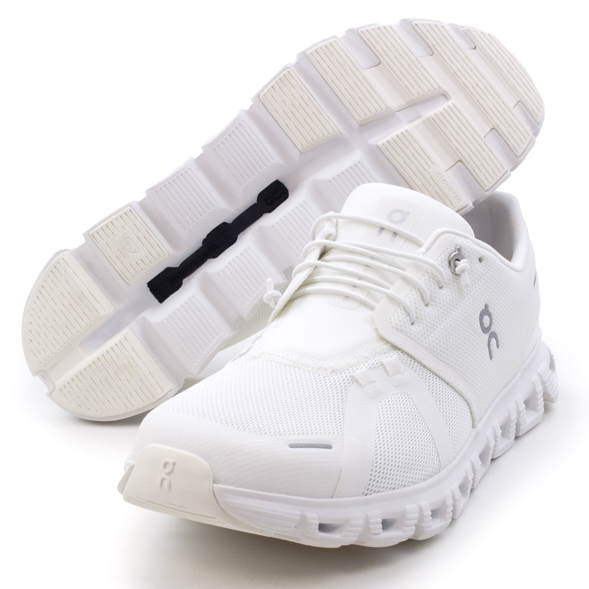 On Running Cloud 6 White/white