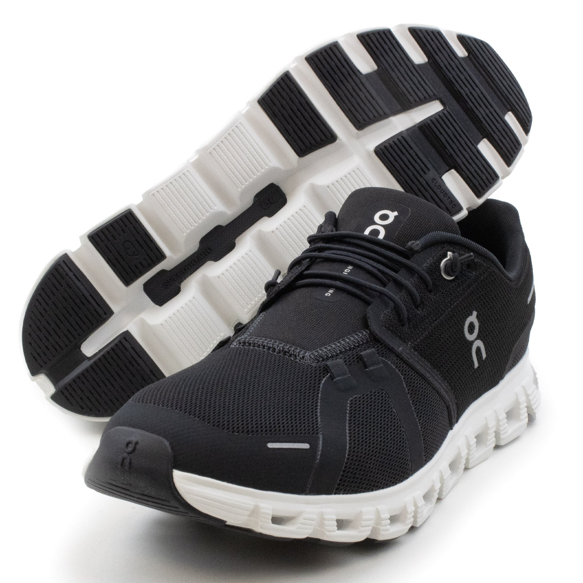 On Running Cloud 6 Black/white