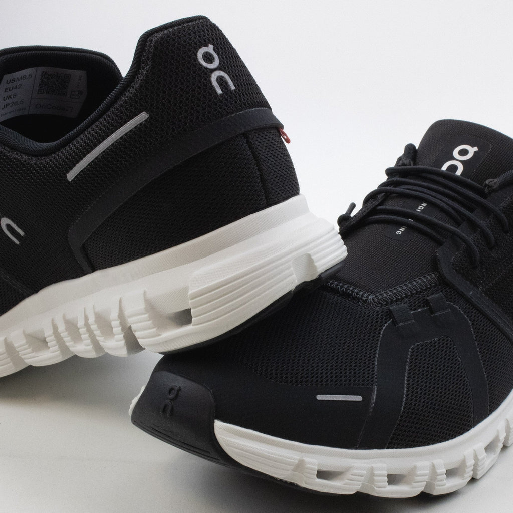 On Running Cloud 6 Black/white