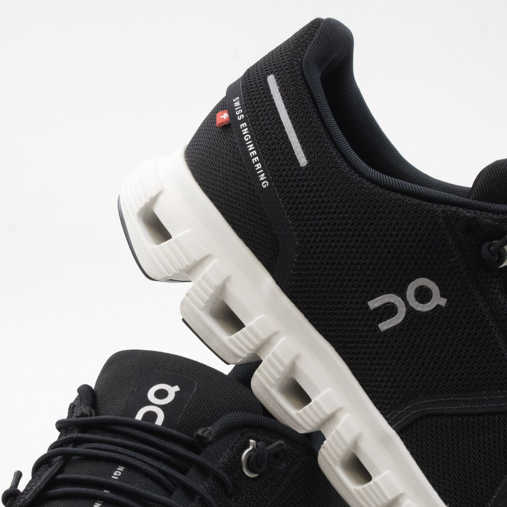On Running Cloud 6 Black/white
