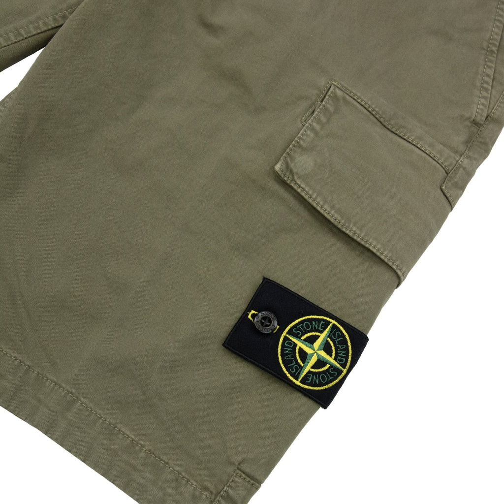 Stone Island L100018 Organic Cotton Old Effect Cargo Shorts Military Green V015G