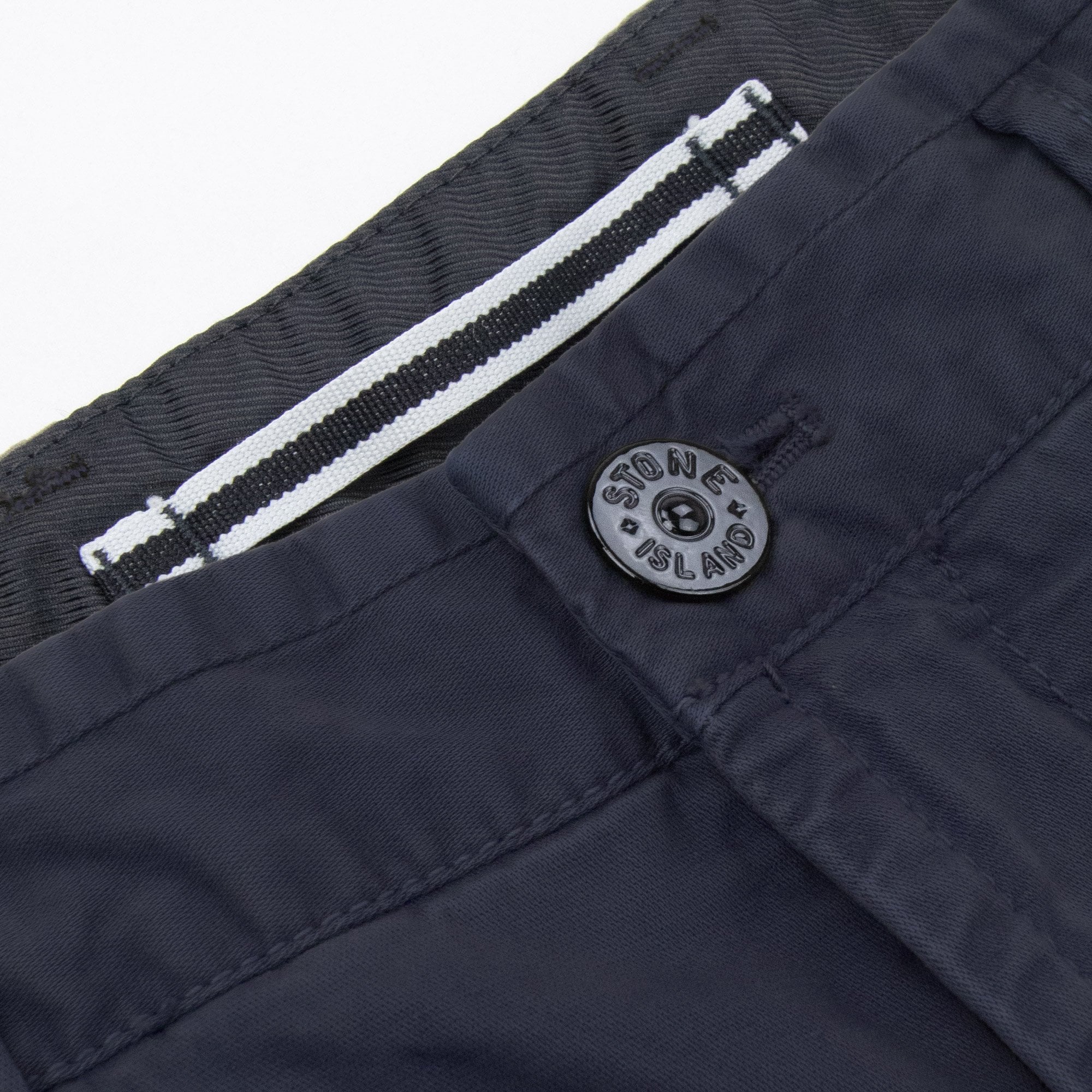 Stone Island L100018 Organic Cotton Old Effect Cargo Shorts Navy V0120