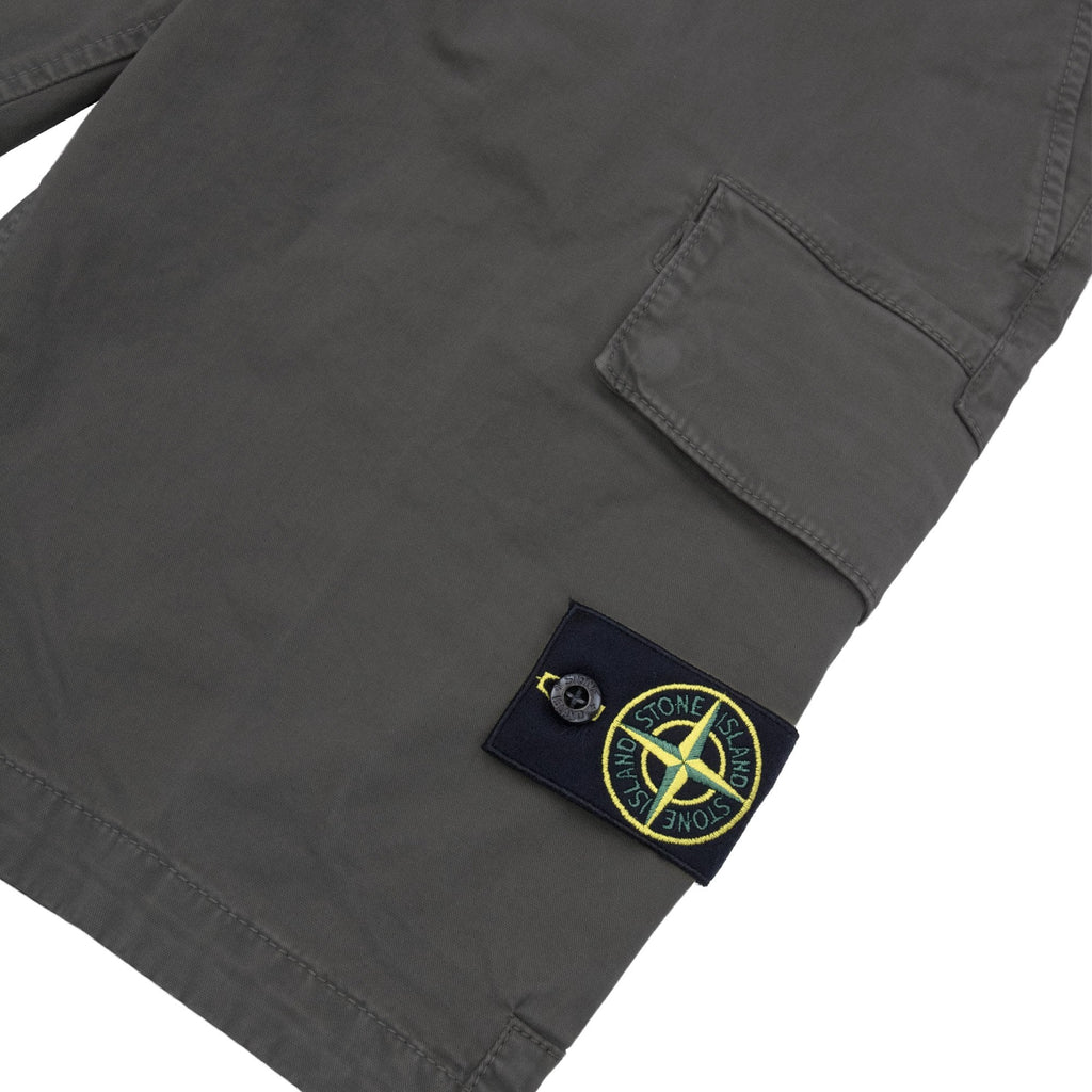 Stone Island L100018 Organic Cotton Old Effect Cargo Shorts Grey V0165