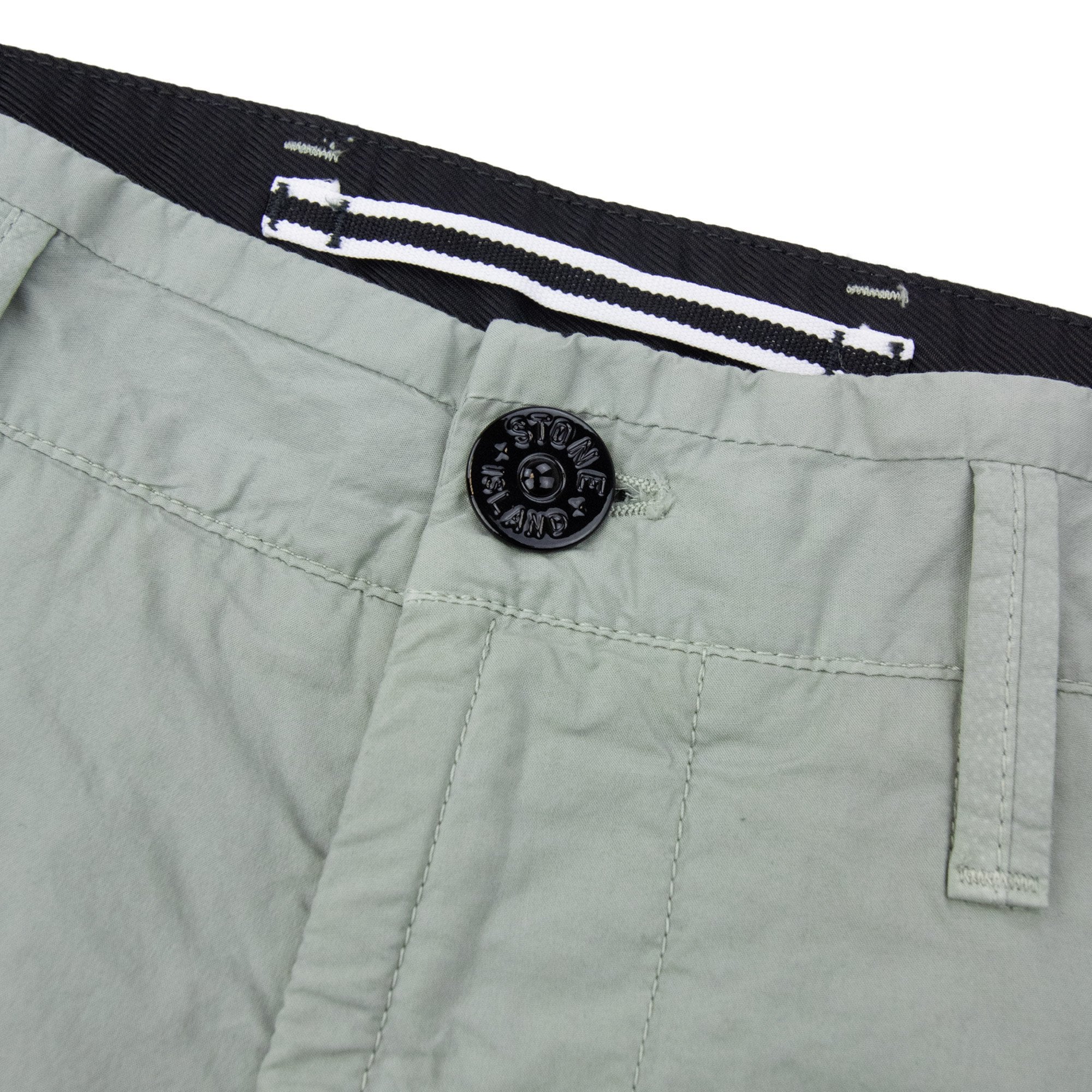 Stone Island L100020 Stretch Cotton Tela Paracadute Shorts Sage Green V0055